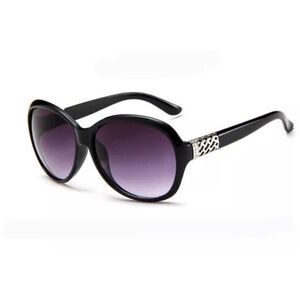 Black Retro Round Oversized Sunglasses New with Case